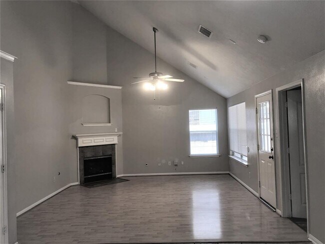 Building Photo - 6535 Silky Moss Dr