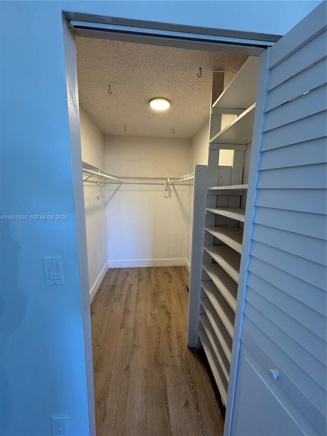 Building Photo - 10425 SW 112th Ave