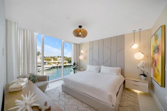 Building Photo - 2311 SE 17th St