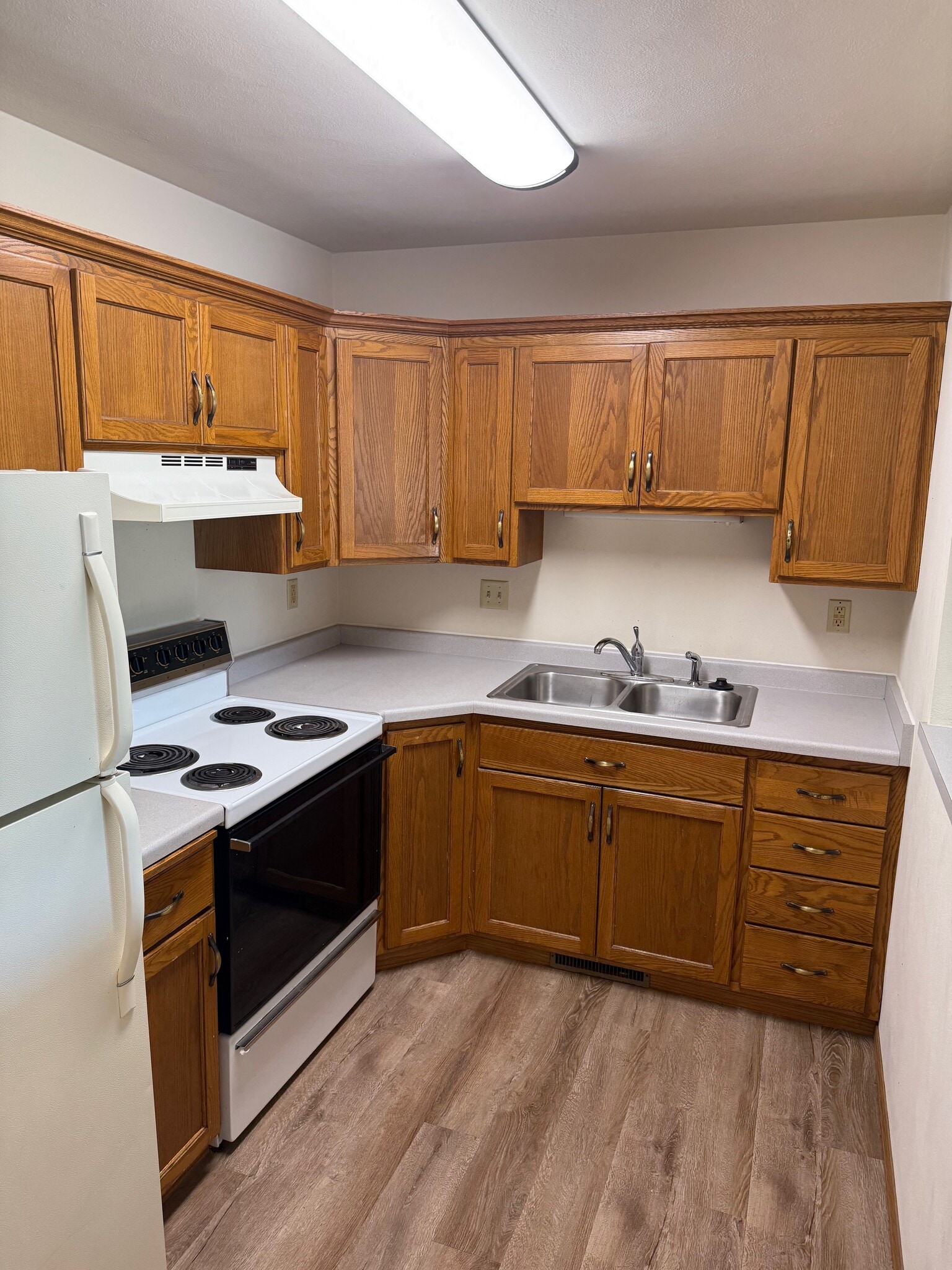Building Photo - N1531 Fawn Ridge Dr