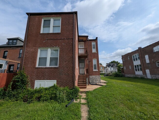 Building Photo - 5938 Cates Ave
