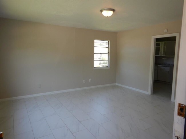 Building Photo - 3207 Alabama St