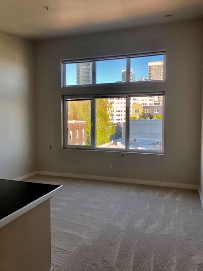 Building Photo - Prime Belltown TOP FLOOR Condo