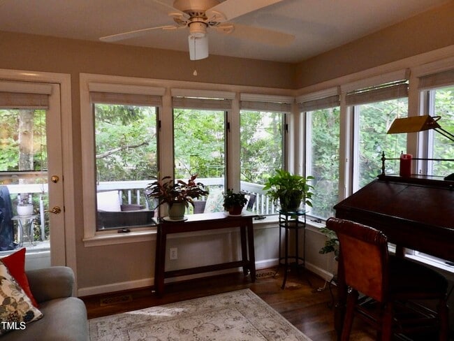 Building Photo - 531 Weathersfield