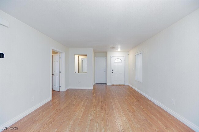 Building Photo - 6784 W Oak Mist Ave