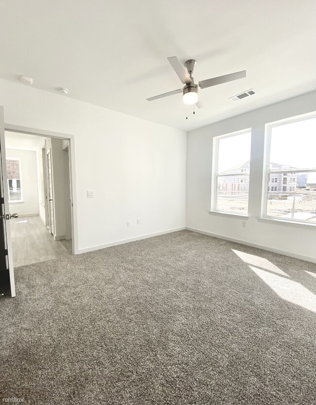 Building Photo - 1 br, 1 bath Condo - 18822 Hilltop Commerc...