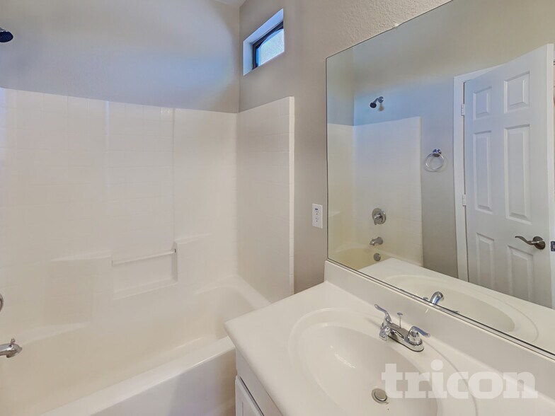 Building Photo - 1607 W Lydia Ln