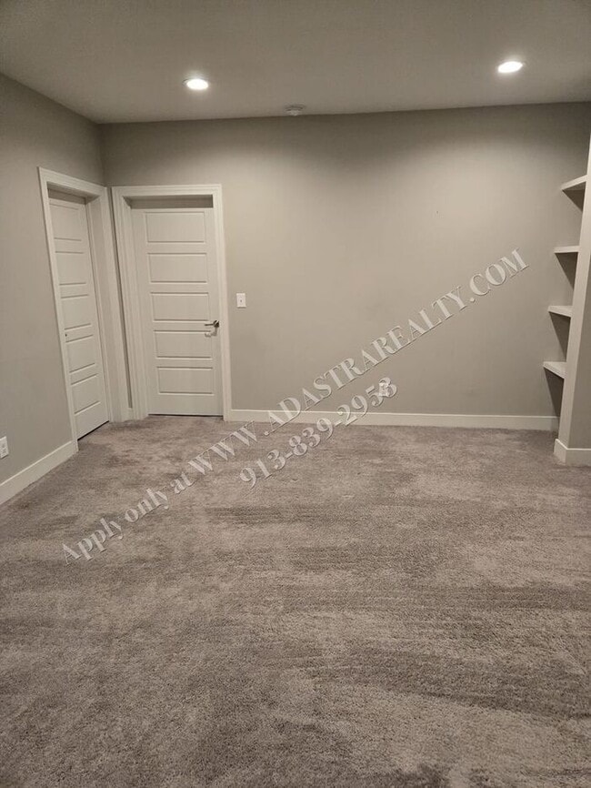 Building Photo - Beautiful Like New Townhome in De Soto-Coming SOON!!