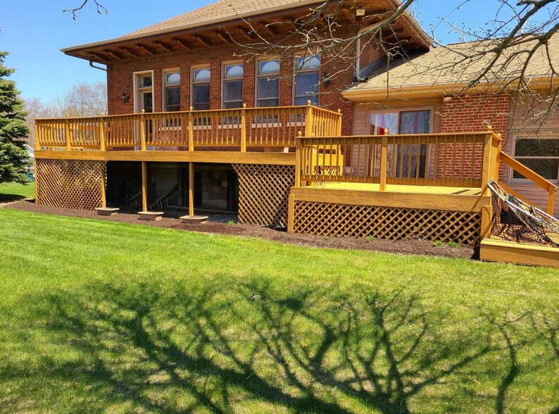 School House - 247 W Main St