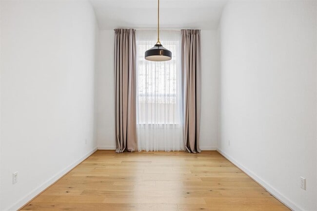 Building Photo - 1221 Texas Ash Ln