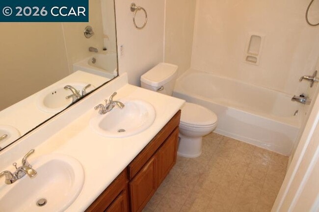 Building Photo - 524 Rosewood Ln