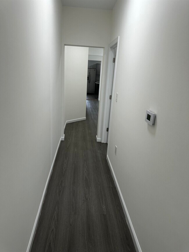 Building Photo - 609 New York Ave