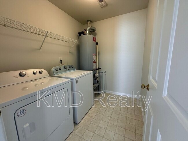 Building Photo - 7549 Bluff Point Ln