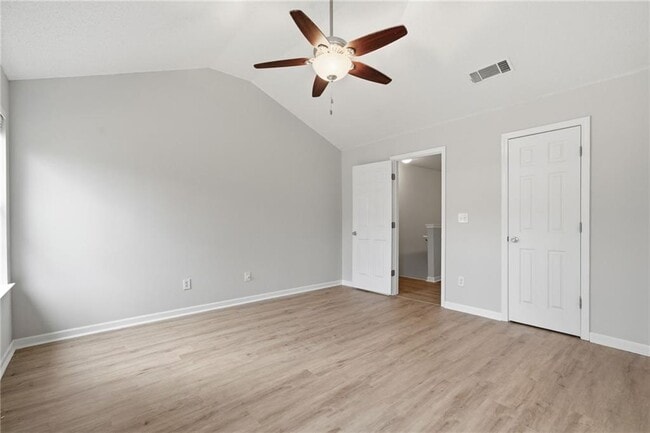 Building Photo - 139 Hidden Creek Dr