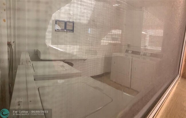 Building Photo - 404 NW 68th Ave