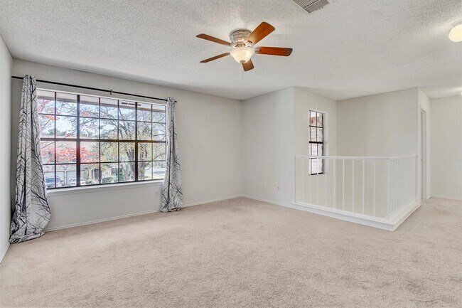 Building Photo - 17516 Klamath Falls Dr