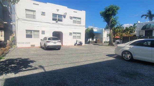 Building Photo - 1322 SW 7th St