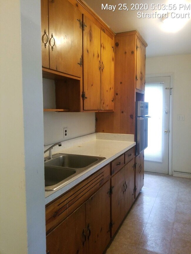 Building Photo - 108 Stratford Ct