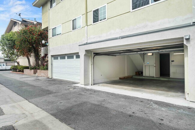 Building Photo - 5215 Sepulveda Blvd