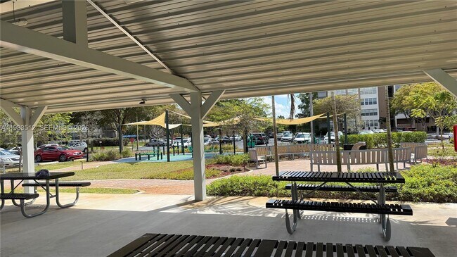 Building Photo - 1200 St Charles Pl