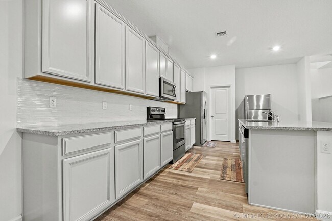 Building Photo - 1826 Lake Cove Dr