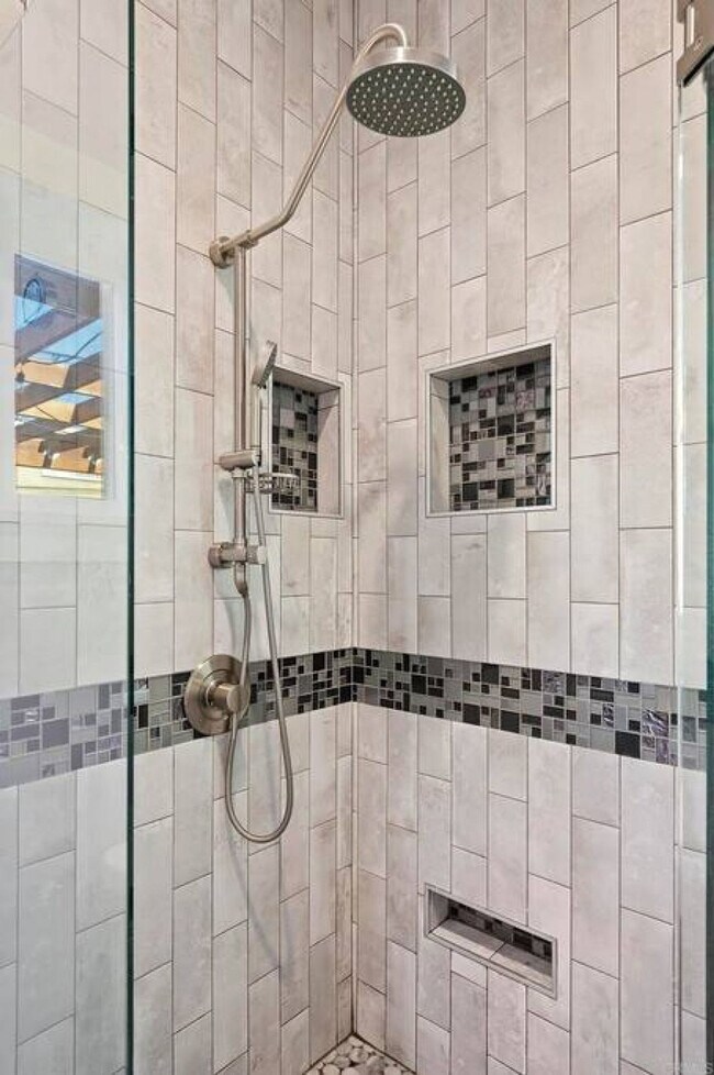 Building Photo - 4916 Long Branch Ave