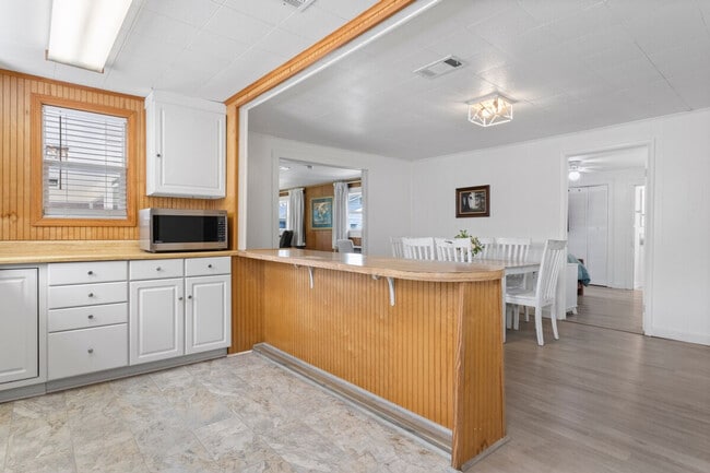 Building Photo - 10104 Johns Bayou Rd