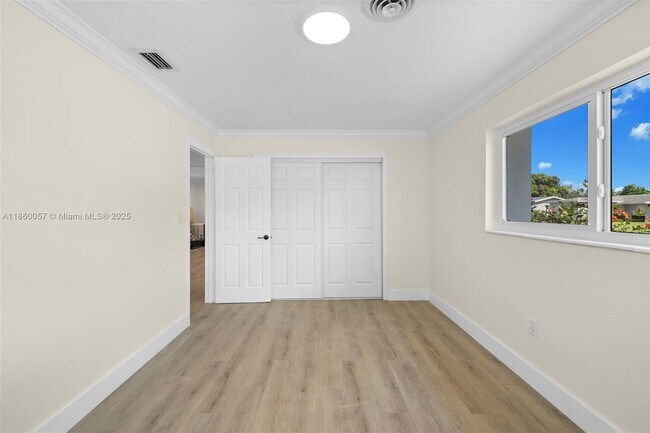 Building Photo - 5991 NW 14th Pl