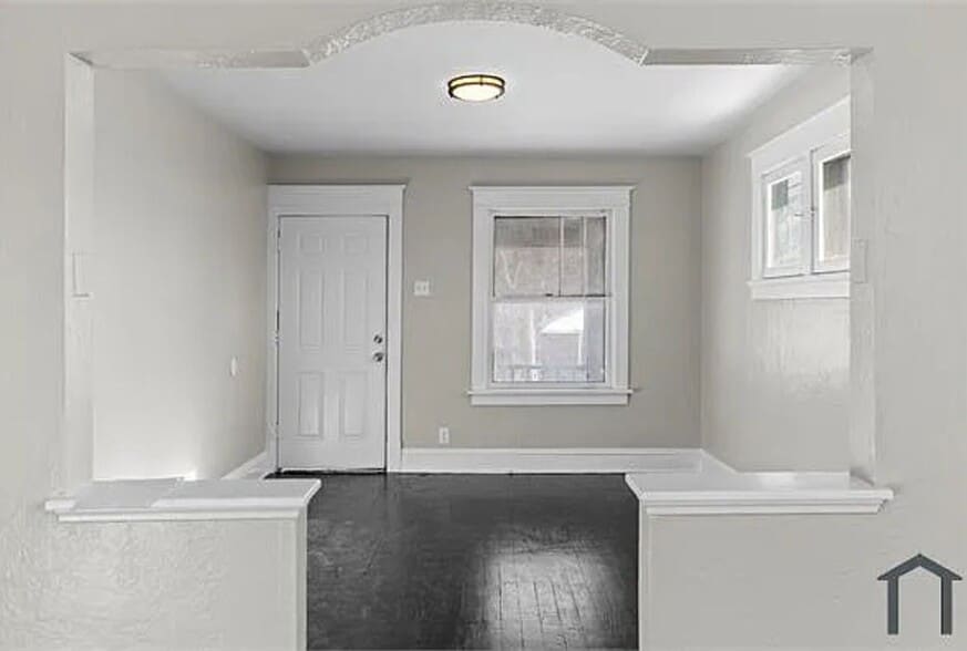 Building Photo - 5415 Hamilton Ave