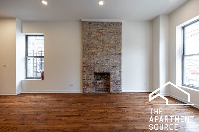Building Photo - 2835 W Medill Ave