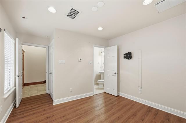 Building Photo - 1020 Pavillion St