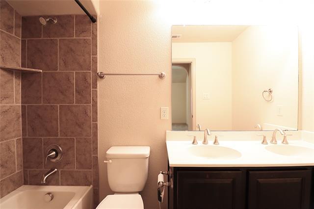 Building Photo - 2467 Embleton Dr