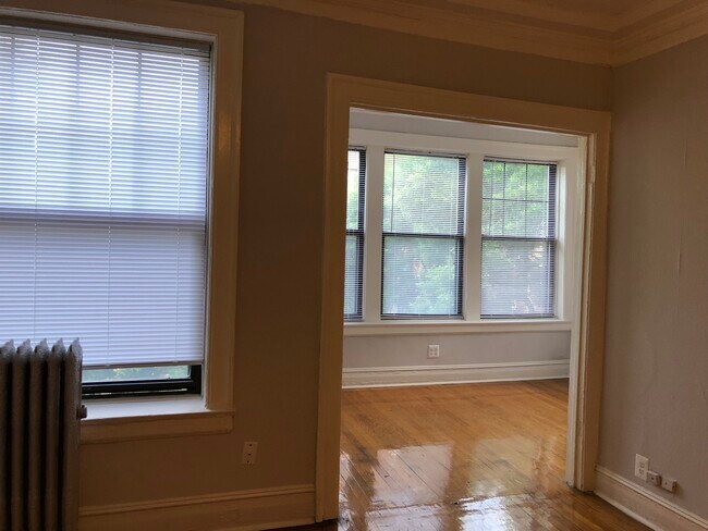 Building Photo - 1134 W Pratt Blvd