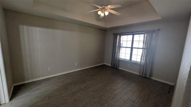 Building Photo - 1800 Pearce Ct