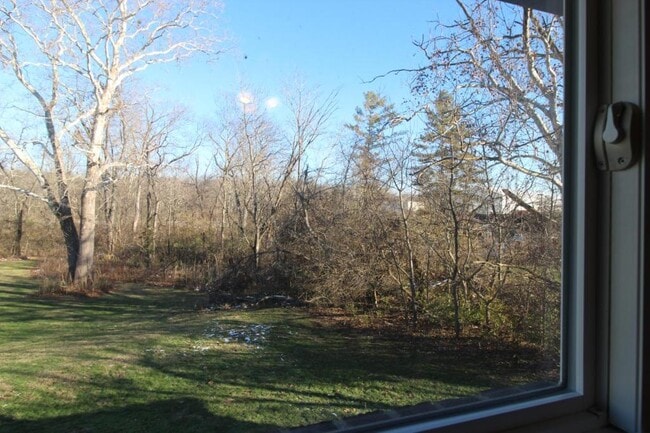 Building Photo - 708 N Main St