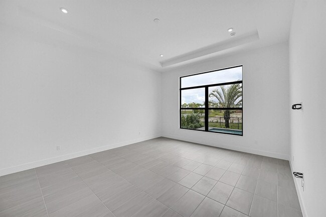 Building Photo - 13917 Vivant Dr