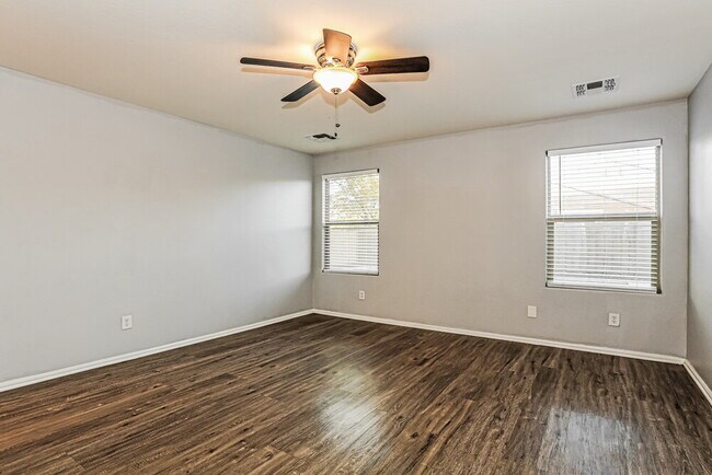 Building Photo - 8822 W Pioneer St