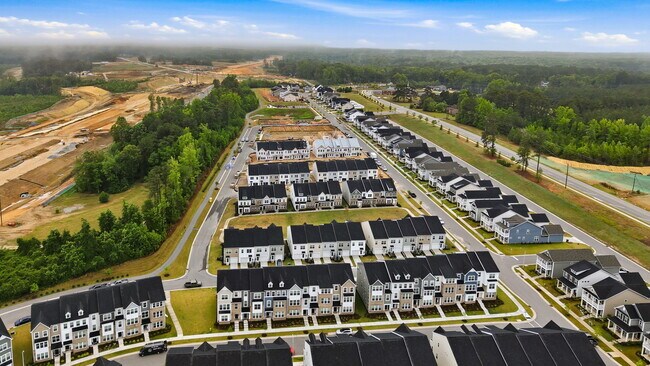 Building Photo - Silver Fir Ln - Garner