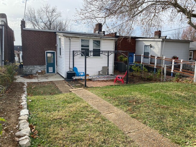 Building Photo - Beautiful Renovated Home in South Hampton ...