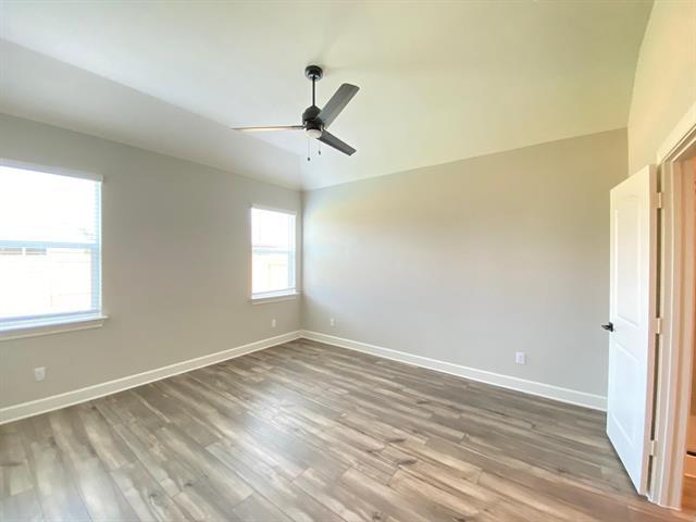 Building Photo - 700 Springhill Dr
