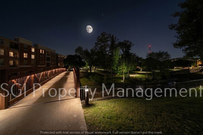 Building Photo - 679 Emily Ln