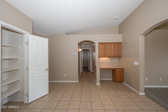 Building Photo - 1843 E Ebony Pl
