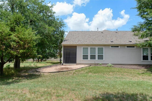 Building Photo - 115 Dickens Cir