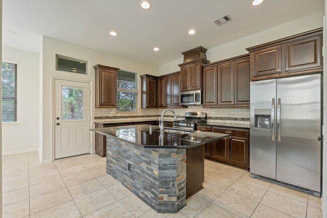 Building Photo - 174 Cheswood Forest Dr