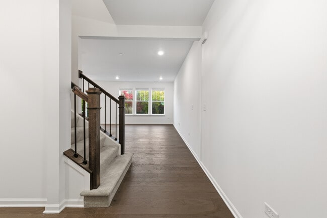 Building Photo - 2666 Martini St