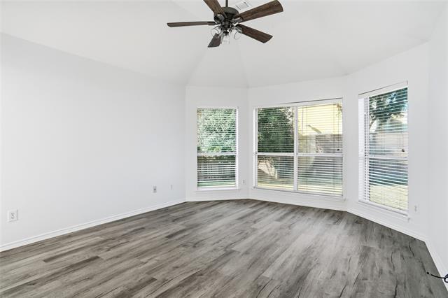 Building Photo - 1602 Meadow Park Dr