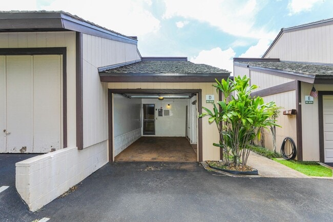 Building Photo - 98-1070-1070 Komo Mai Dr