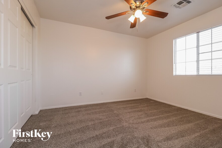 Building Photo - 22031 W Solano Dr