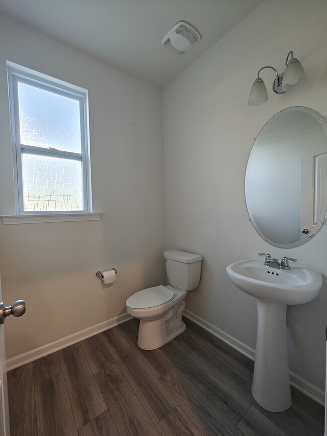 Building Photo - 756 Creekway Dr