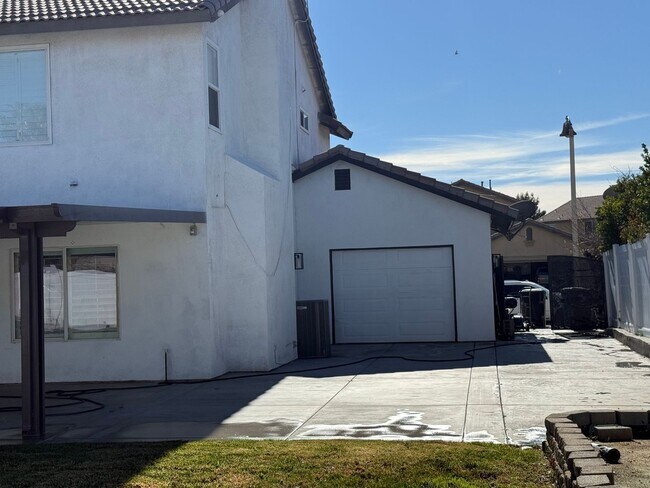 Building Photo - Eagle Ranch Community-2 Story 4 bedrooms Spanish Style Home